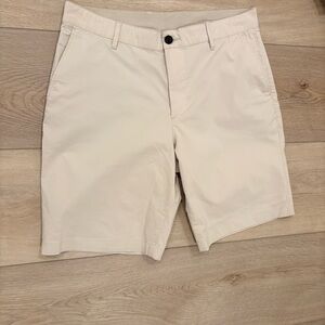 Faherty Men's Movement Stone color Flat Front Shorts 9”